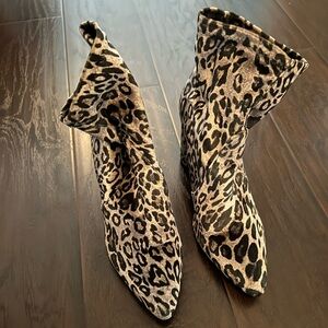 Pointed Toe Leopard Velvet Heeled Booties